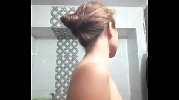 Woman accidentally goes live on Facebook before a shower ENF पावर ट्यूब देखें