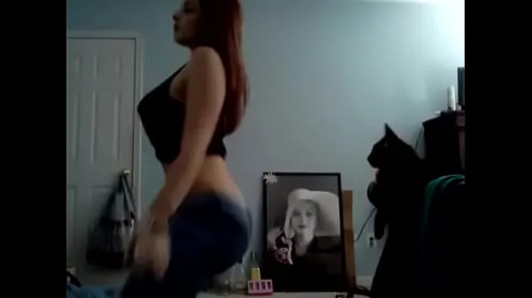 Güç Tüpü Millie Acera Twerking my ass while playing with my pussy izleyin