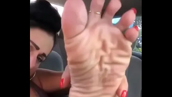 Regarder Fille montrant ses pieds modèle snowyarches fétiche instagramPower Tube