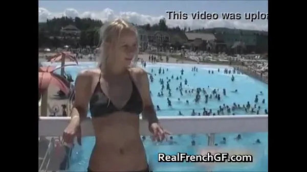 Посмотрите frenchgfs трахает блондинку, жесткий минет, сперма, французская подруга сосет в бассейнеPower Tube