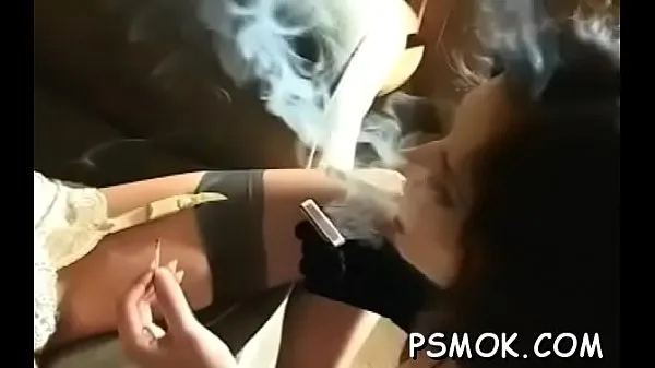Güç Tüpü Smoking scene with busty honey izleyin