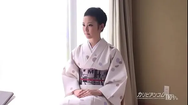 Oglejte si The hospitality of the young proprietress-You came to Japan for Nani-Yui Watanabe Power Tube