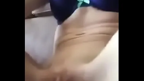 Katso Young girl masturbating with vibrator Power Tube