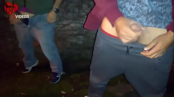 Güç Tüpü Primeiro Dogging na Mirante da Lapa da Cris, corno filma sua esposinha xingando ele e agradando varios machos estranhos , sexo e gozada na boca izleyin