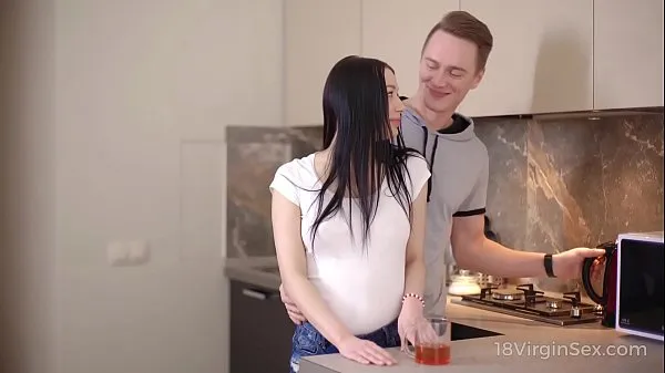 Sledujte 18 Virgin Sex - Sweet brunette surrenders to her excited boyfriend in kitchen power Tube