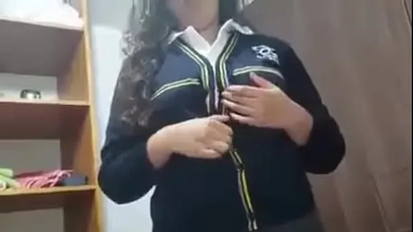 شاهد Hermosa colegiala después del colegio cogiendo con el novio. Ver video completo en أنبوب الطاقة