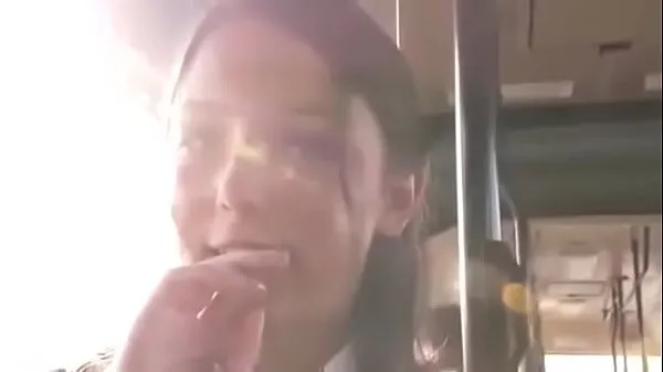 Assista Menina nua e fodida em ônibus público Power Tube