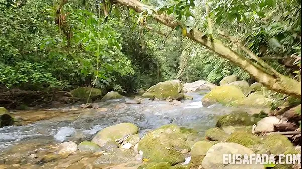 Sehen Sie sich PUTARIA IN ÖFFENTLICHPower Tube an