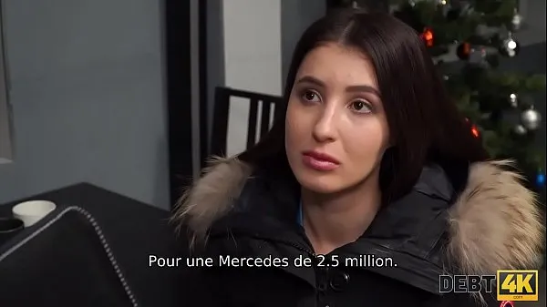 Regarder DEBT4k. Dame n'a pas d'argent pour une voiture cool mais la gère avec sa chattePower Tube