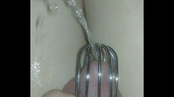 شاهد sissy pissing herself again with a new chastity أنبوب الطاقة