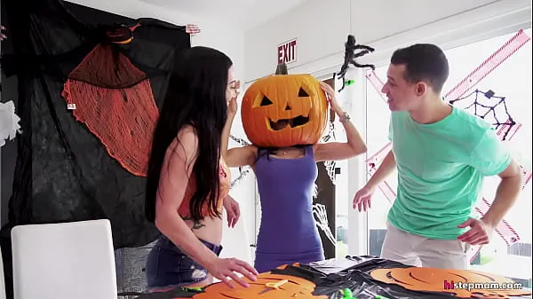 Regarder Chaud avoir des relations sexuelles d'Halloween avec son beau-filsPower Tube