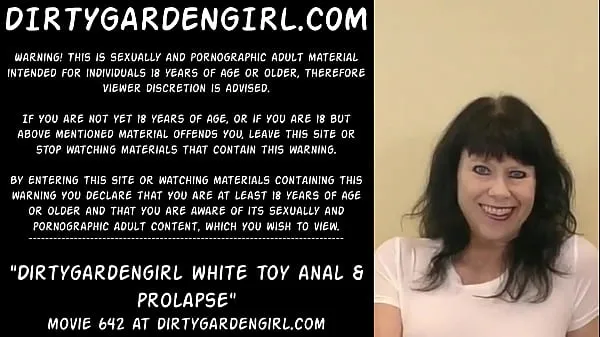 Bekijk Dirtygardengirl white toy anal & prolapse Power Tube