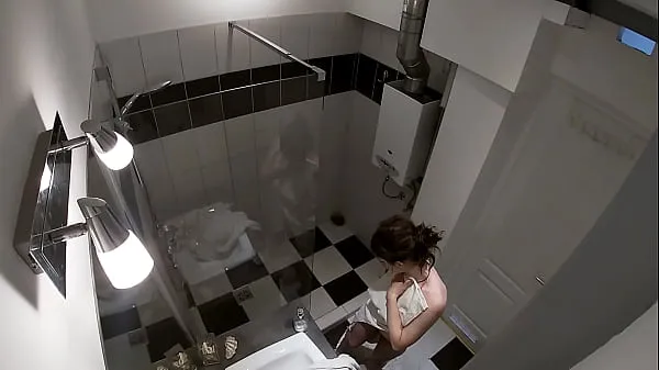 Regarder HIDDEN CAM - Espionner ma belle soeur sous la douchePower Tube