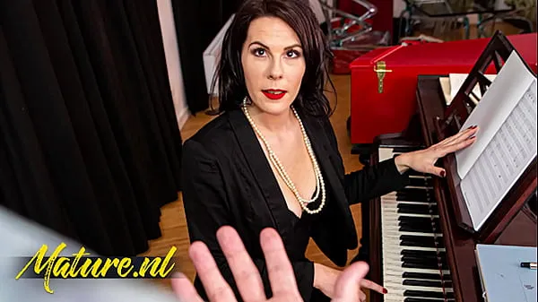 Παρακολουθήστε το French Piano Teacher Fucked In Her Ass By Monster Cock power Tube