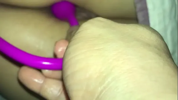 Assista Fodida esposa com brinquedo sexual Power Tube