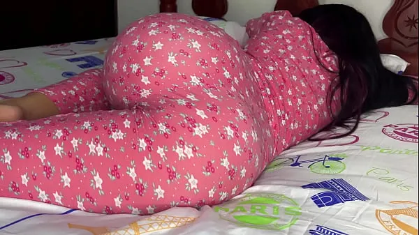 Güç Tüpü I can't stop watching my Stepdaughter's Ass in Pajamas - My Perverted Stepfather Wants to Fuck me in the Ass izleyin