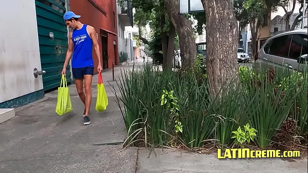 Guarda Latino Fucks After A Massagepower Tube